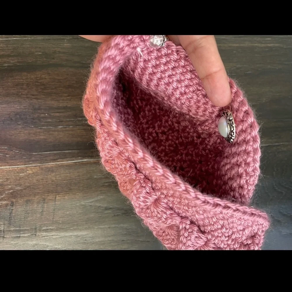 Hand crafted crochet purse - Picture 4 of 7